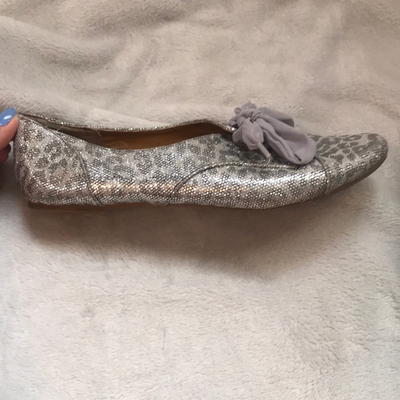 Silver leaped lace up flats - Picture 4 of 4